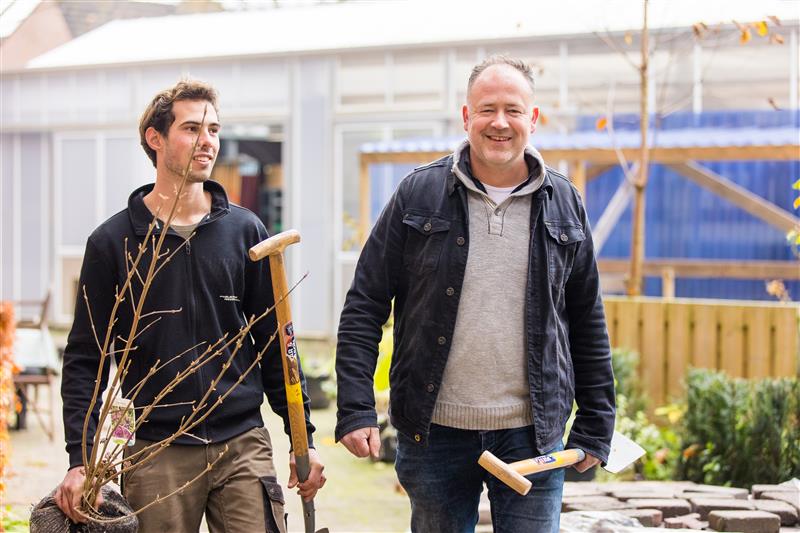Docent met student Docent met student tijdens een praktijkles